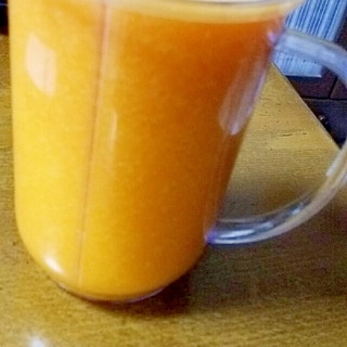 オレンジとりんごのジュース